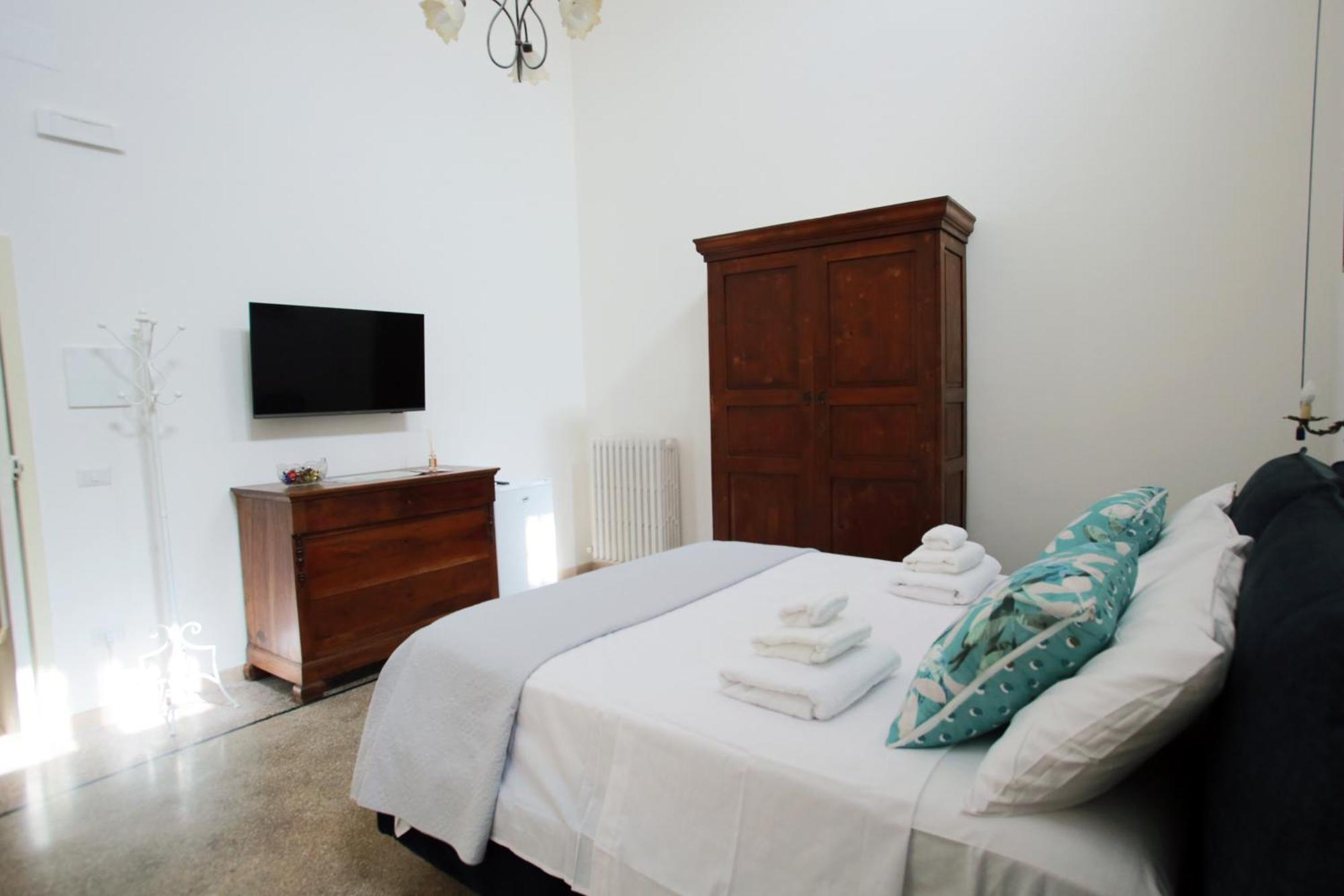 B&B Palazzo Sambiasi Lecce Ngoại thất bức ảnh